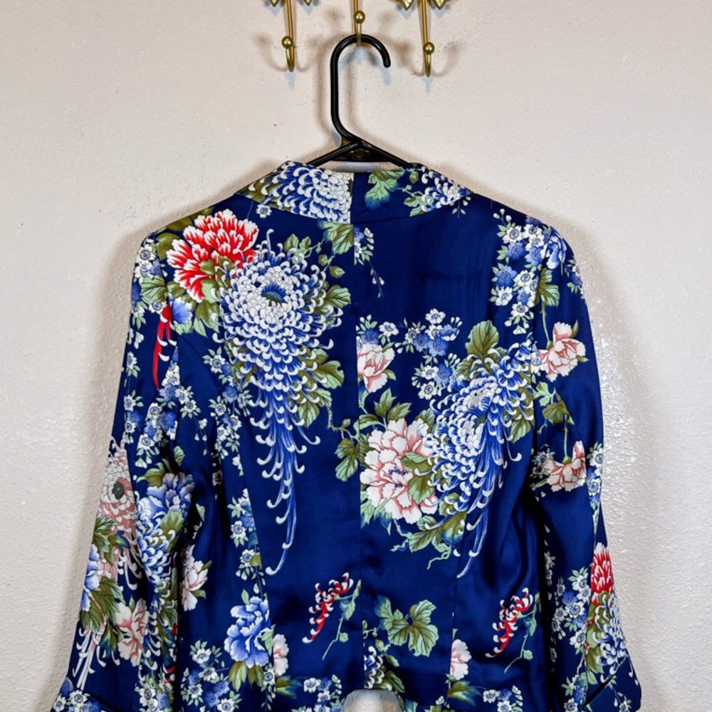 Zara Women Blue Floral Satin Blazer. Size S - Picture 6 of 6